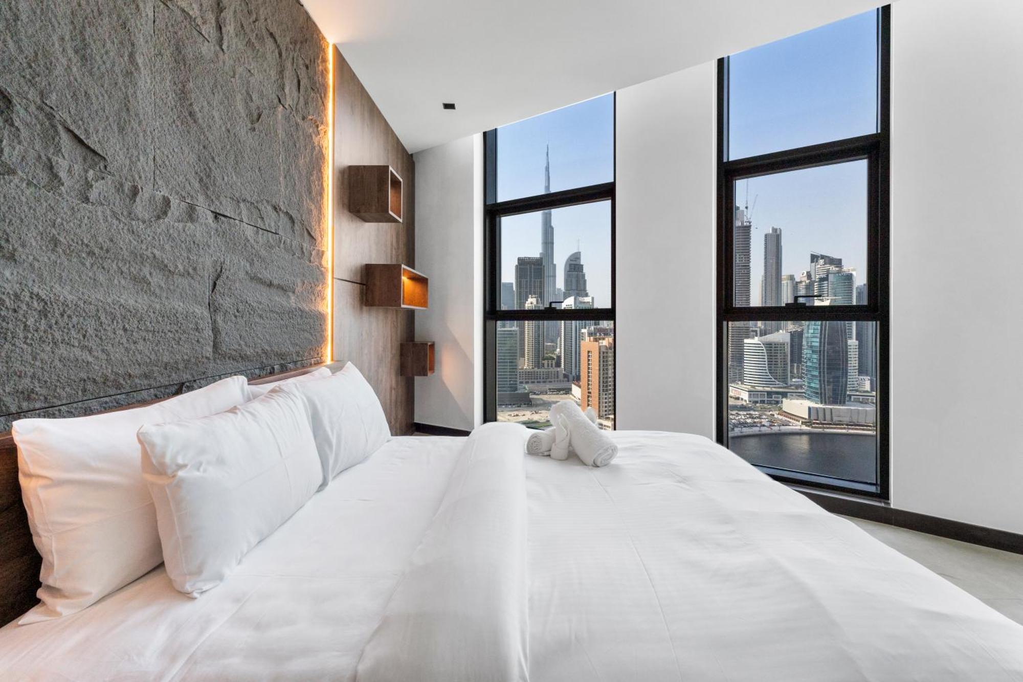 15 Northside - Brand New Full Burj View - 1br