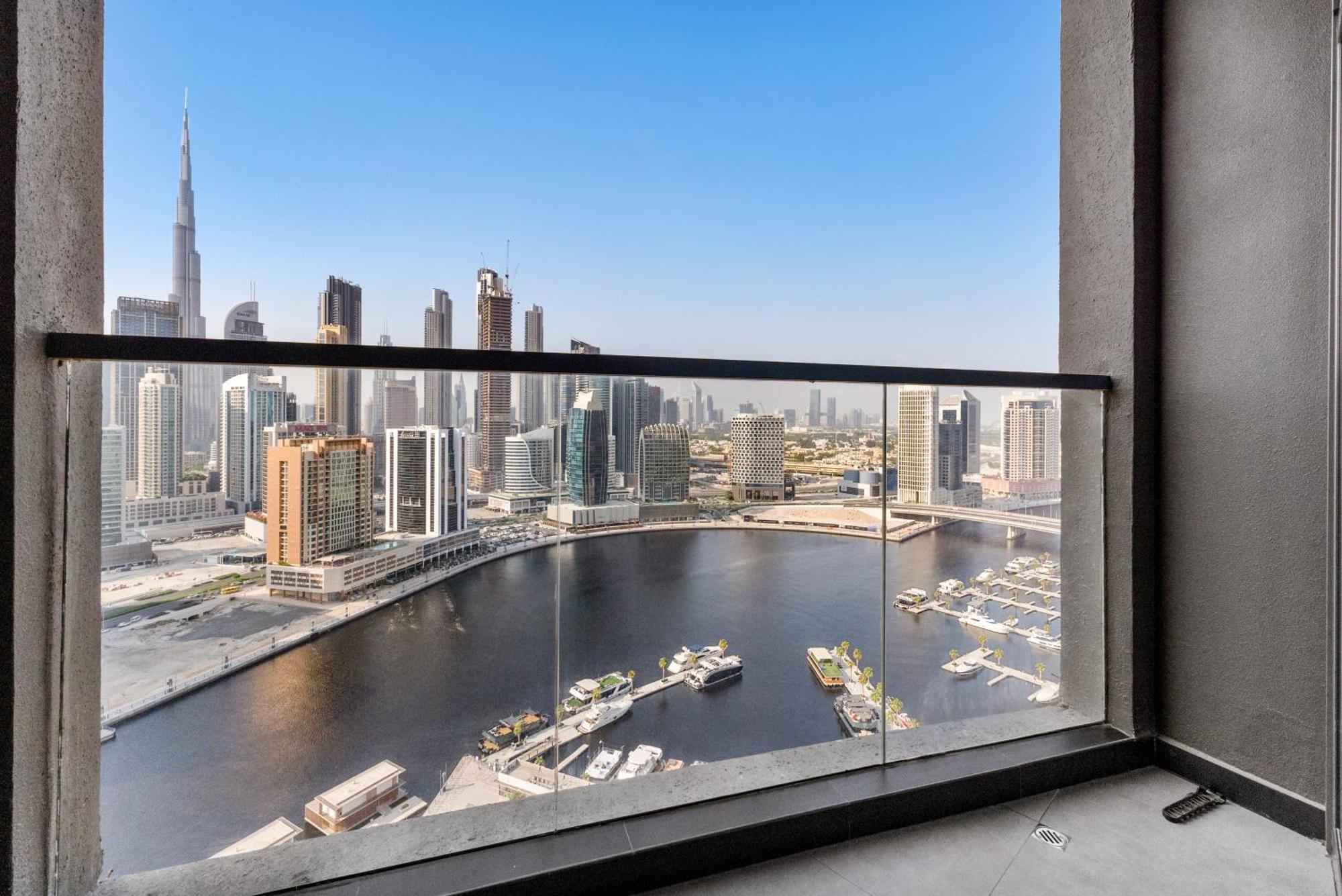 15 Northside - Brand New Full Burj View - 1br