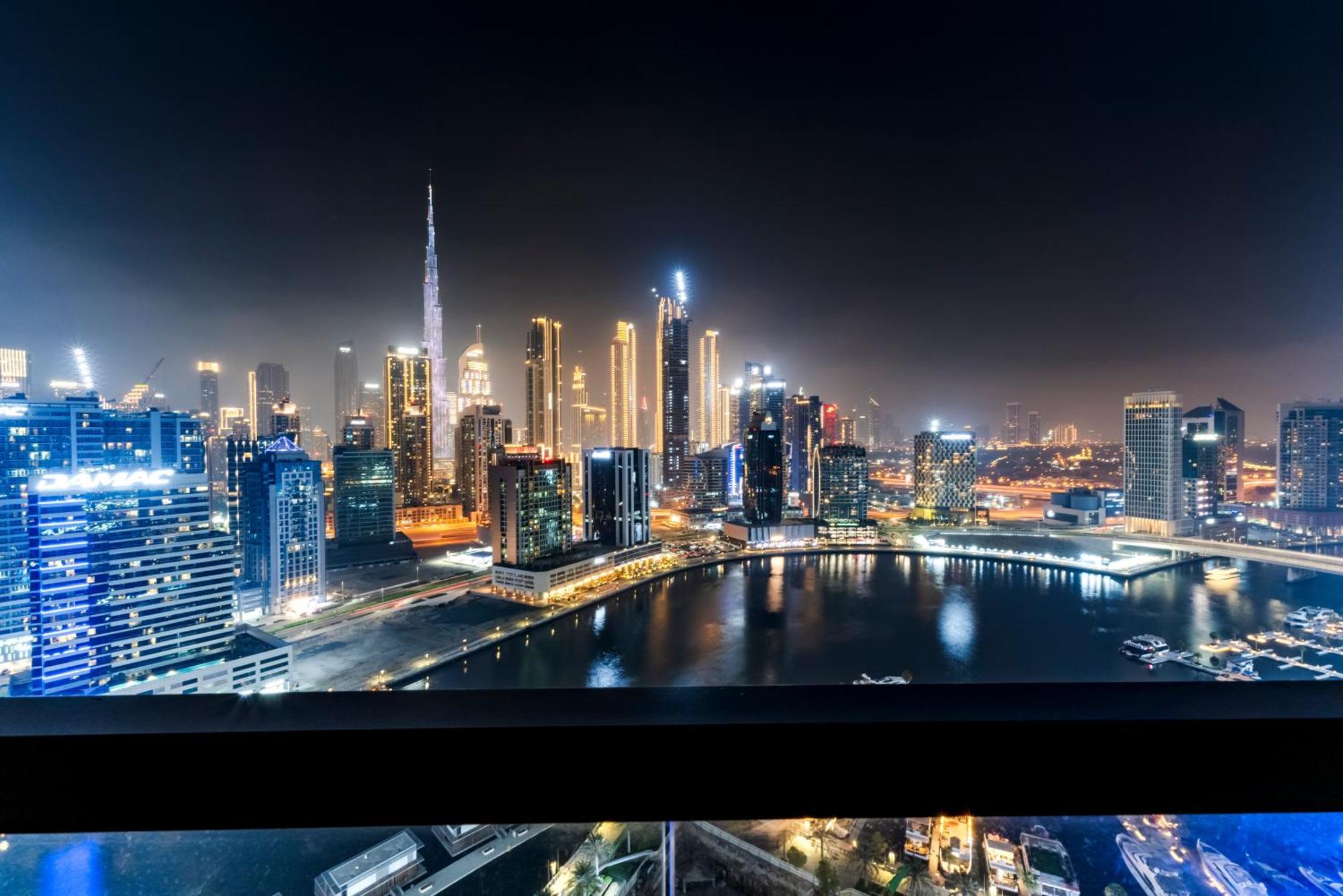 15 Northside - Brand New Full Burj View - 1br Apartment Dubai